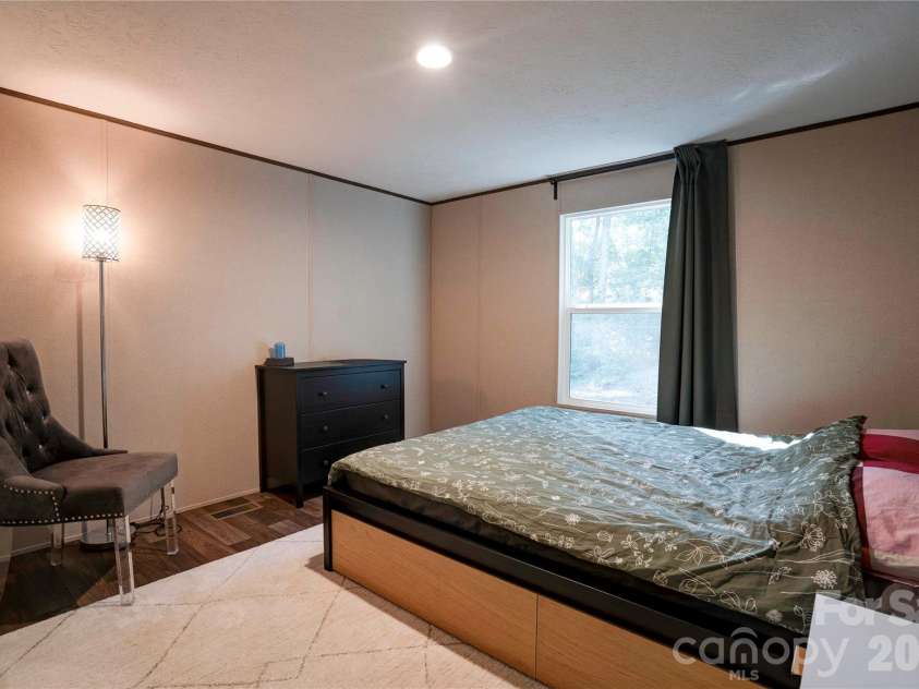 737 Pleasantdale Drive, Shelby, NC 28150.  MLS# CAR4416272, YatesRealty ID 45698. 