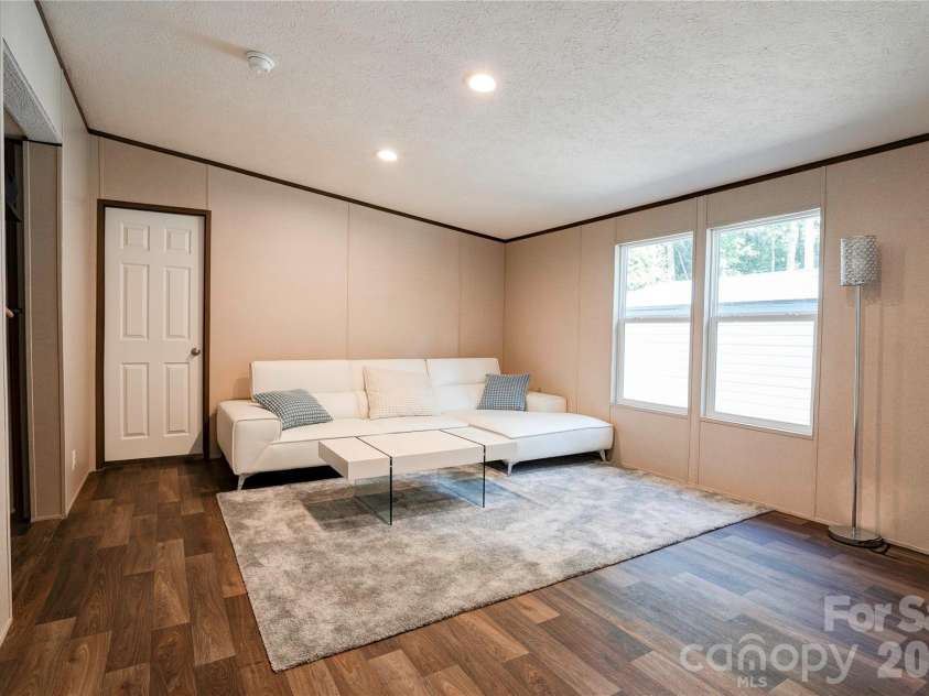 737 Pleasantdale Drive, Shelby, NC 28150.  MLS# CAR4416272, YatesRealty ID 45698. 