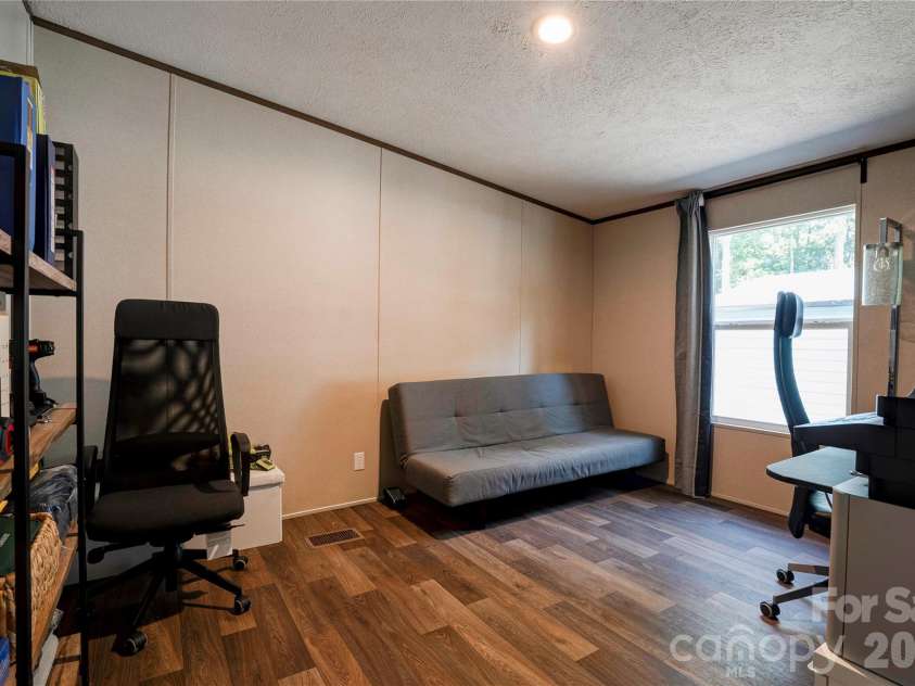 737 Pleasantdale Drive, Shelby, NC 28150.  MLS# CAR4416272, YatesRealty ID 45698. 