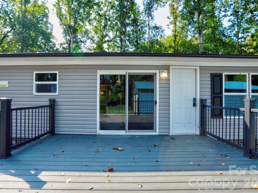 737 Pleasantdale Drive, Shelby, NC 28150.  MLS# CAR4416272, YatesRealty ID 45698. 