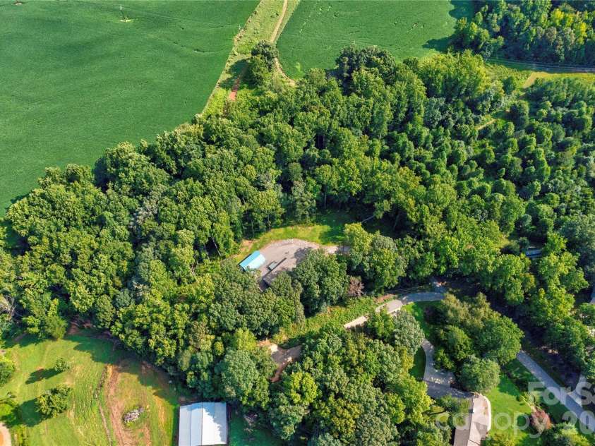 737 Pleasantdale Drive, Shelby, NC 28150.  MLS# CAR4416272, YatesRealty ID 45698. 