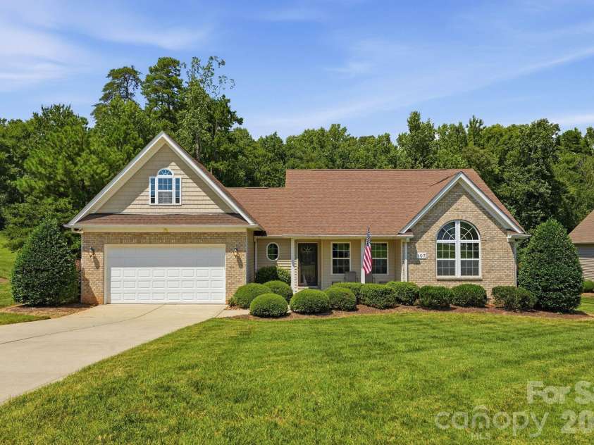 107 Vista View Place, Mooresville, NC 28117.  MLS# CAR4416778, YatesRealty ID 45699. 