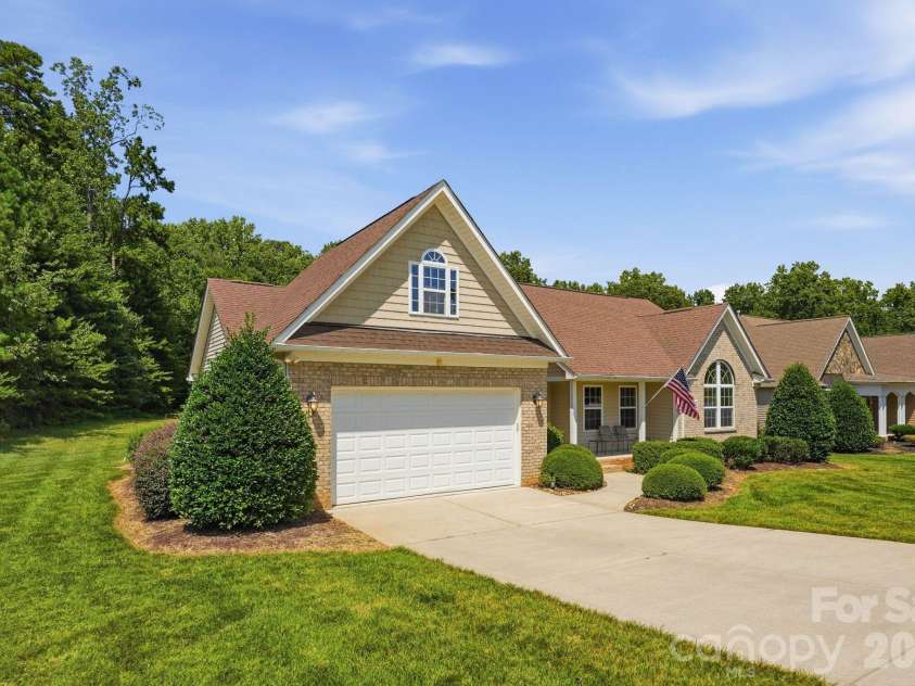 107 Vista View Place, Mooresville, NC 28117.  MLS# CAR4416778, YatesRealty ID 45699. 
