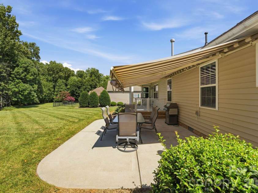 107 Vista View Place, Mooresville, NC 28117.  MLS# CAR4416778, YatesRealty ID 45699. 