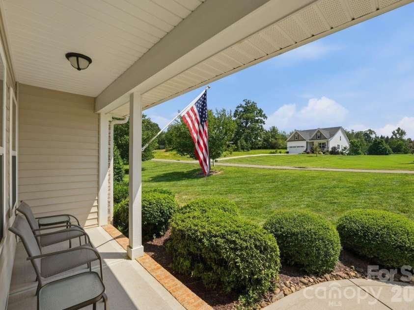107 Vista View Place, Mooresville, NC 28117.  MLS# CAR4416778, YatesRealty ID 45699. 