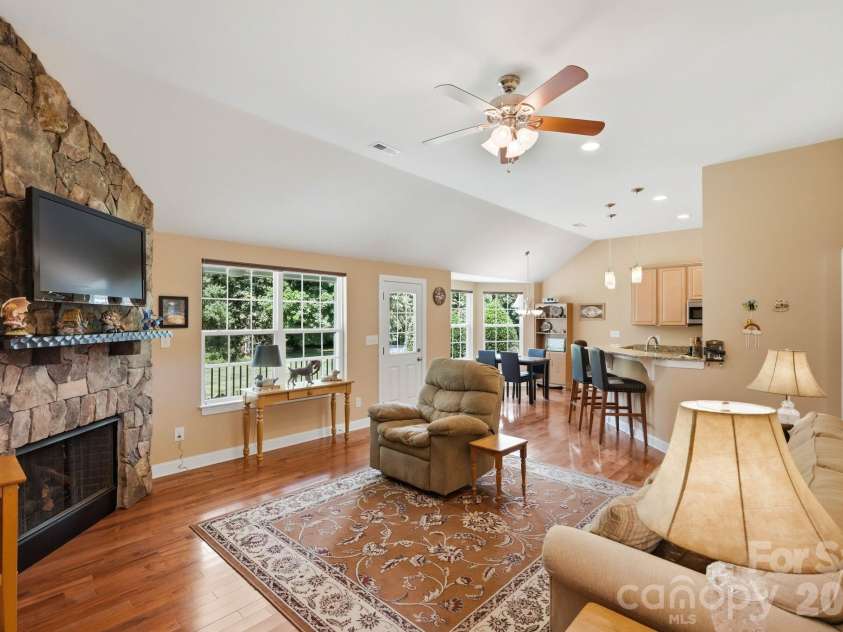 107 Vista View Place, Mooresville, NC 28117.  MLS# CAR4416778, YatesRealty ID 45699. 
