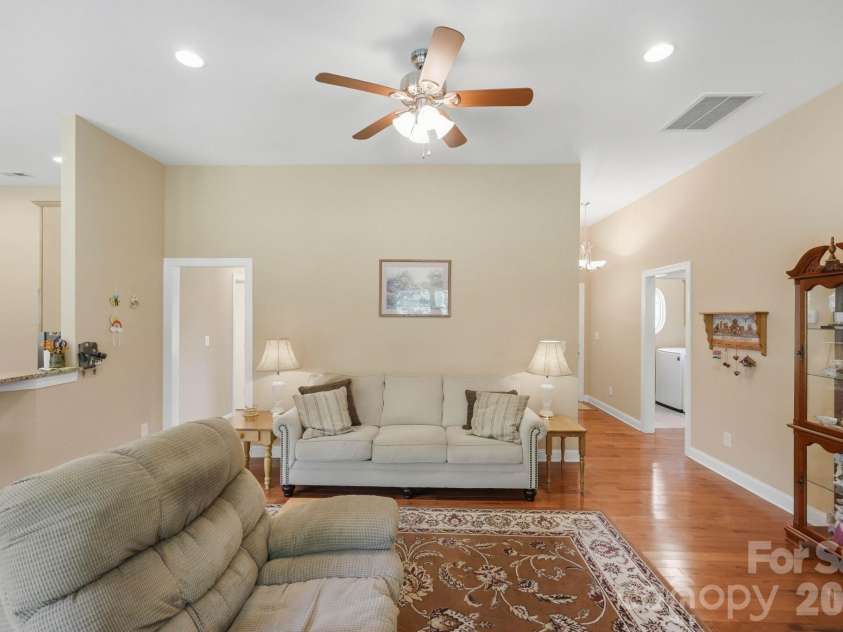 107 Vista View Place, Mooresville, NC 28117.  MLS# CAR4416778, YatesRealty ID 45699. 
