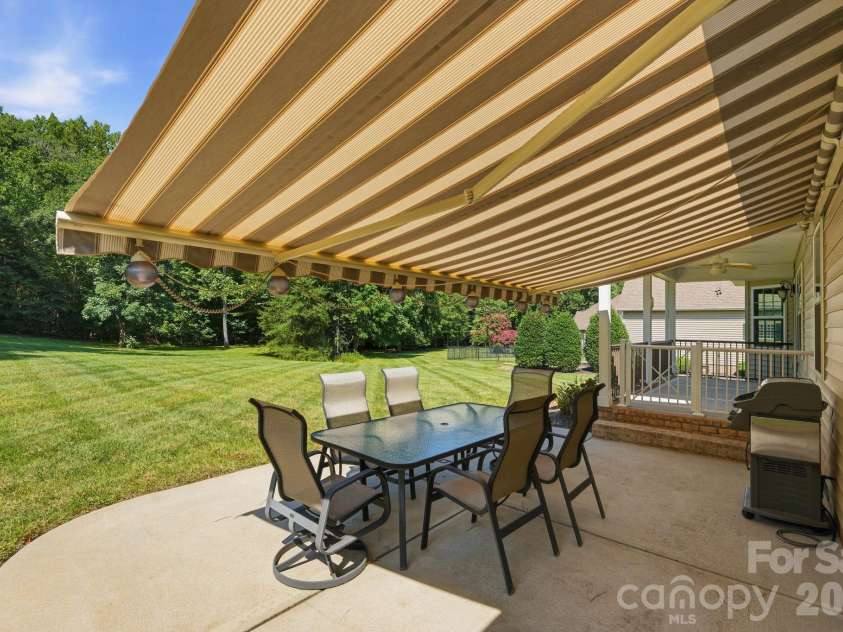 107 Vista View Place, Mooresville, NC 28117.  MLS# CAR4416778, YatesRealty ID 45699. 