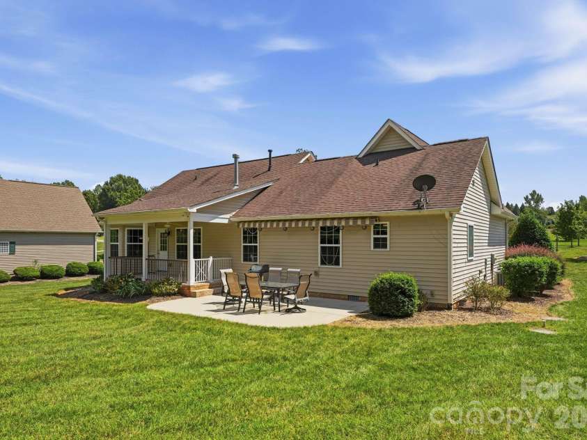 107 Vista View Place, Mooresville, NC 28117.  MLS# CAR4416778, YatesRealty ID 45699. 