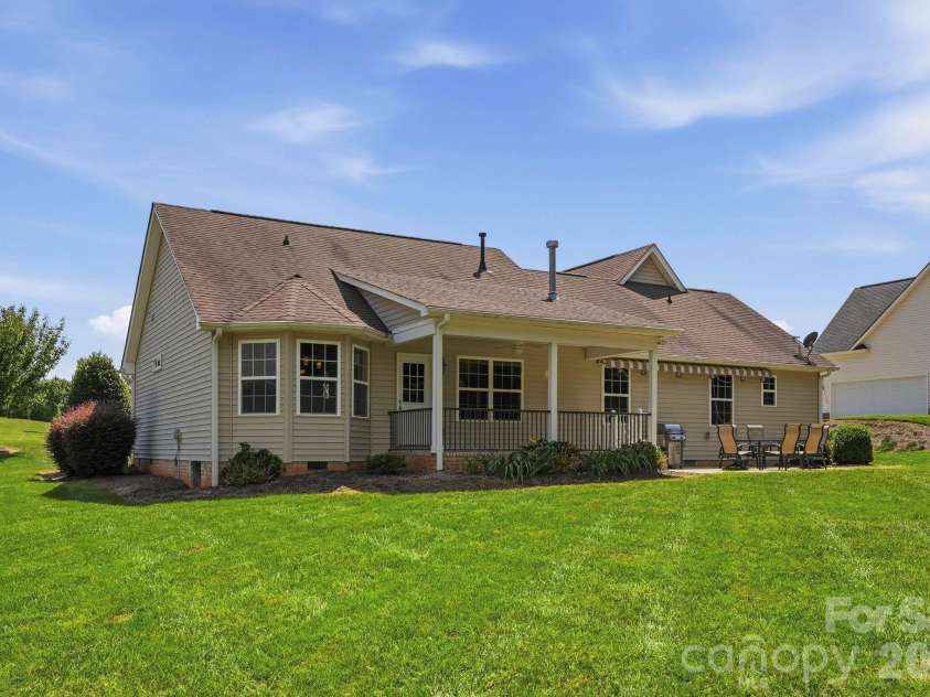 107 Vista View Place, Mooresville, NC 28117.  MLS# CAR4416778, YatesRealty ID 45699. 