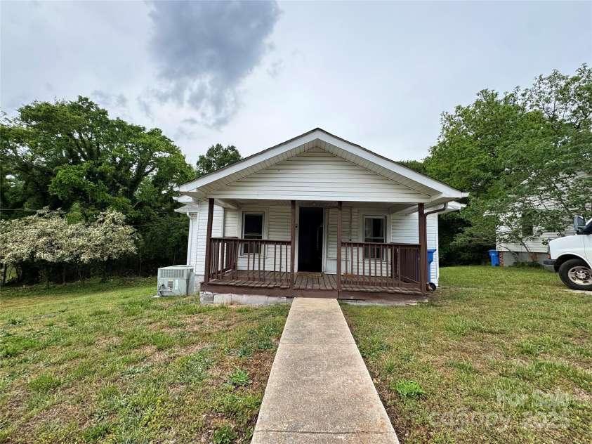 1025 Martin Luther King Jr Drive, Albemarle, NC 28001.  MLS# CAR4251604, YatesRealty ID 457. 