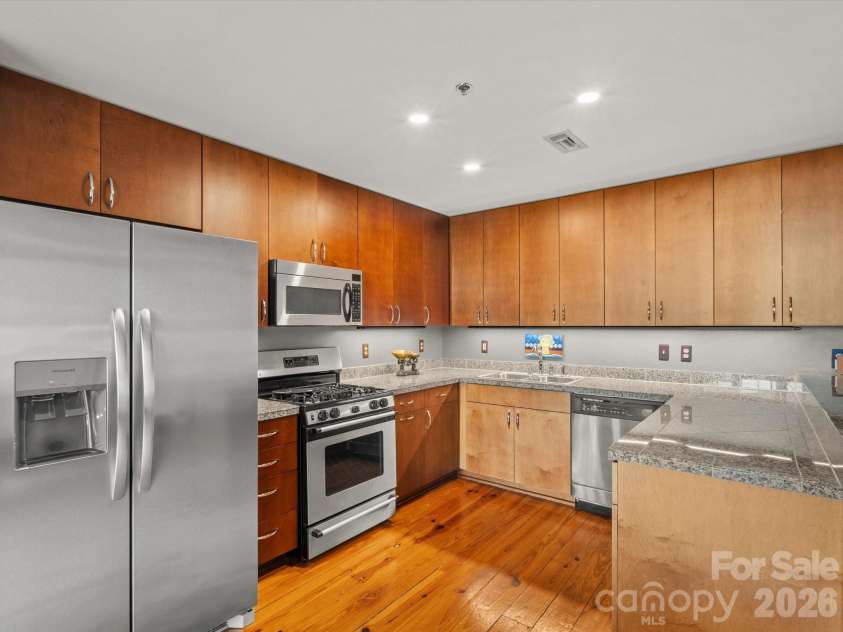 100 Coxe Avenue, Asheville, NC 28801.  MLS# CAR4307768, YatesRealty ID 4570. 