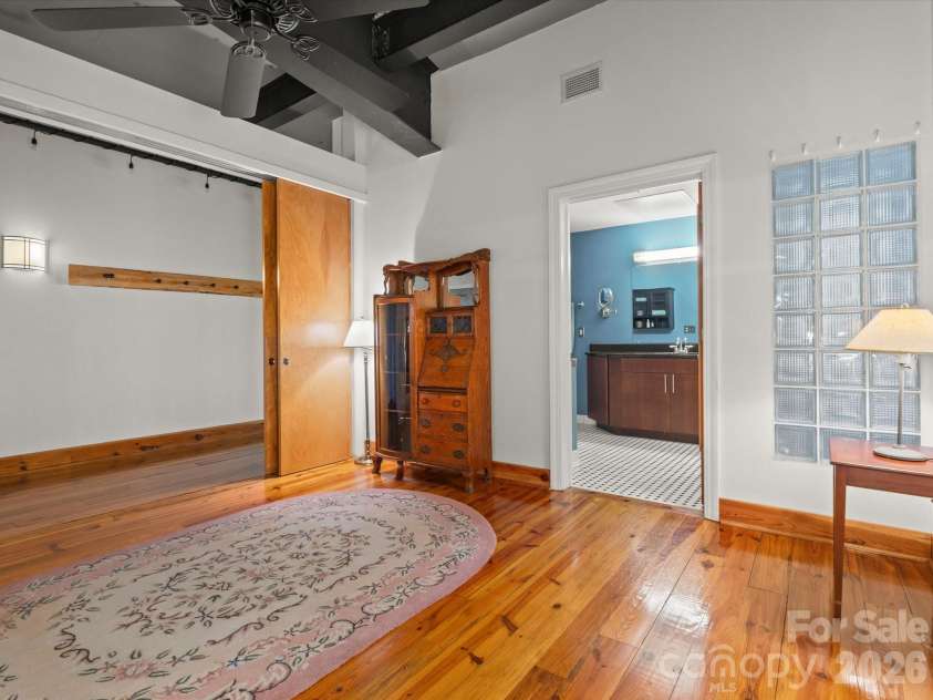 100 Coxe Avenue, Asheville, NC 28801.  MLS# CAR4307768, YatesRealty ID 4570. 