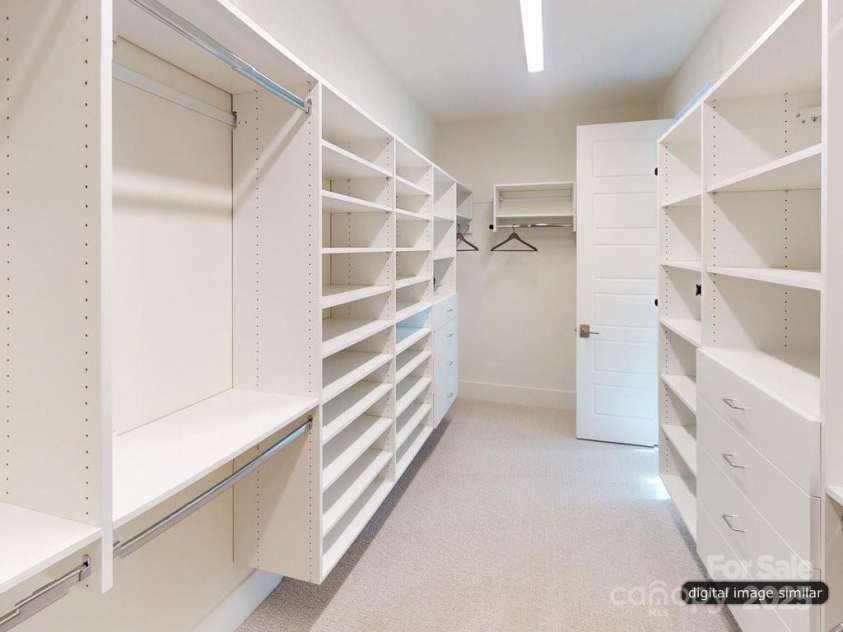 8805 Wingard Drive, Waxhaw, NC 28173.  MLS# CAR4243792, YatesRealty ID 4570. 