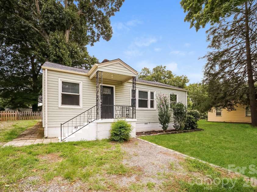309 Eastside Drive, Statesville, NC 28625.  MLS# CAR4412596, YatesRealty ID 45700. 