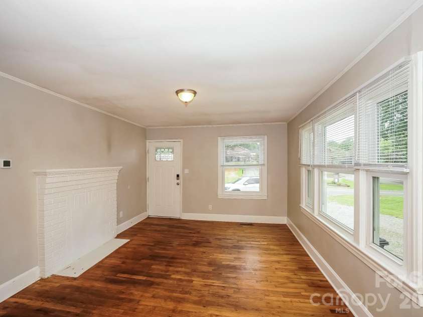309 Eastside Drive, Statesville, NC 28625.  MLS# CAR4412596, YatesRealty ID 45700. 