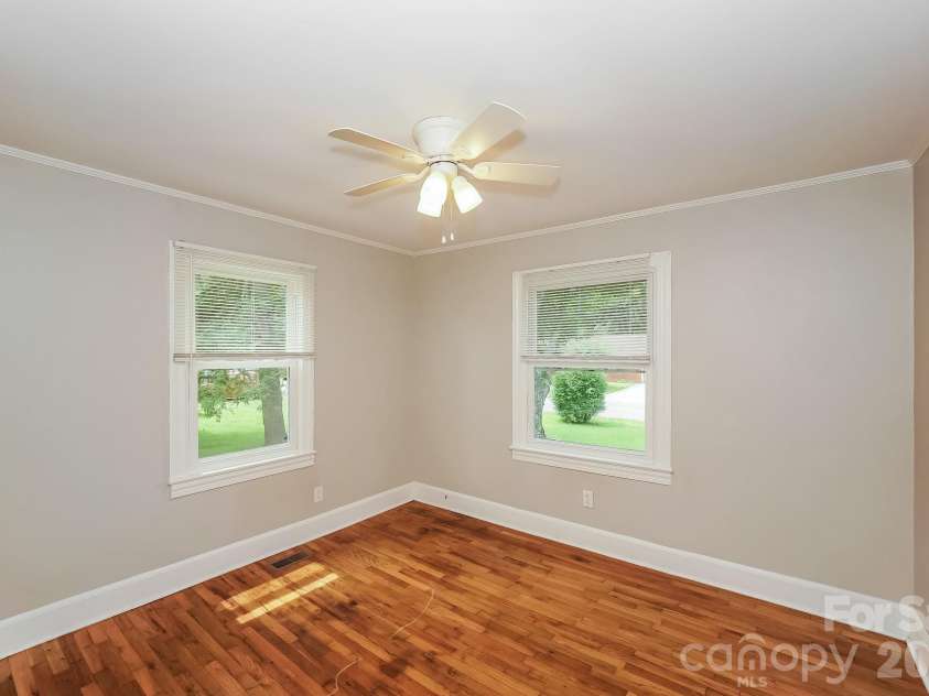309 Eastside Drive, Statesville, NC 28625.  MLS# CAR4412596, YatesRealty ID 45700. 