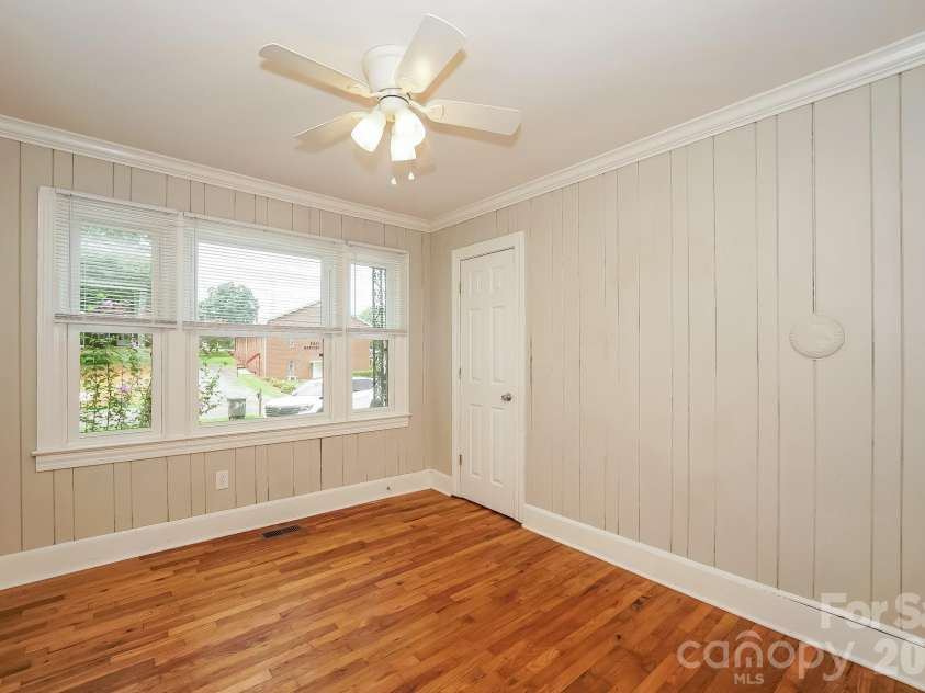 309 Eastside Drive, Statesville, NC 28625.  MLS# CAR4412596, YatesRealty ID 45700. 