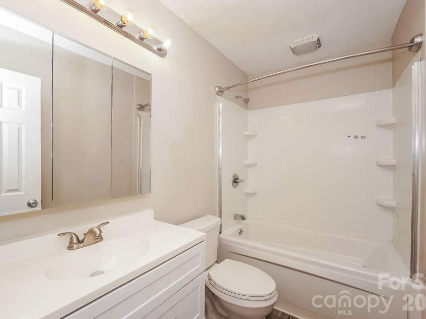 309 Eastside Drive, Statesville, NC 28625.  MLS# CAR4412596, YatesRealty ID 45700. 