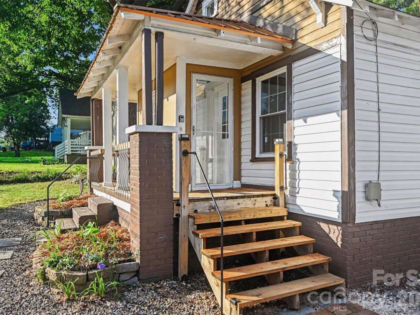 237 Simpson Drive, Concord, NC 28025.  MLS# CAR4416767, YatesRealty ID 45701. 