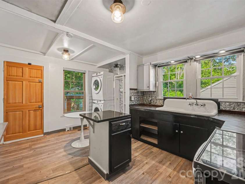 237 Simpson Drive, Concord, NC 28025.  MLS# CAR4416767, YatesRealty ID 45701. 
