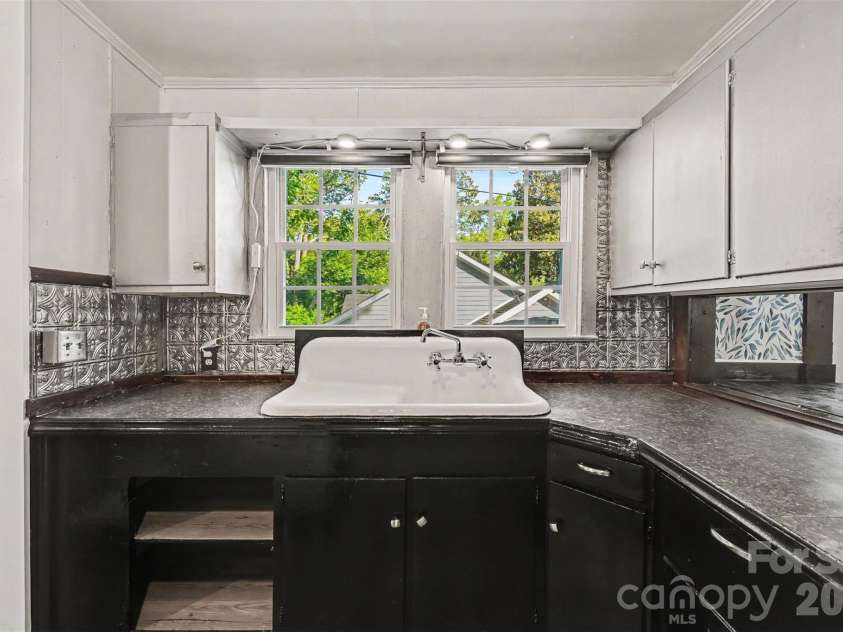 237 Simpson Drive, Concord, NC 28025.  MLS# CAR4416767, YatesRealty ID 45701. 