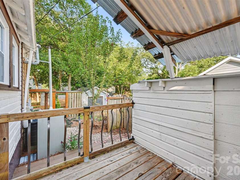 237 Simpson Drive, Concord, NC 28025.  MLS# CAR4416767, YatesRealty ID 45701. 
