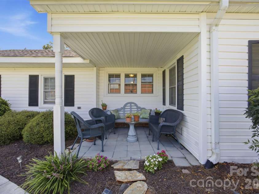 204 Memorial Drive, Clover, SC 29710.  MLS# CAR4416477, YatesRealty ID 45704. 