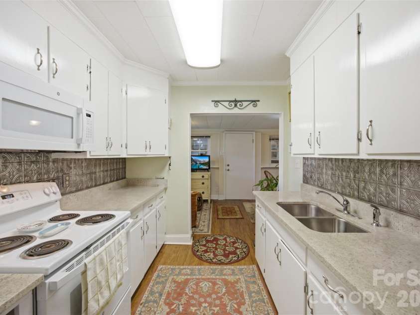 204 Memorial Drive, Clover, SC 29710.  MLS# CAR4416477, YatesRealty ID 45704. 