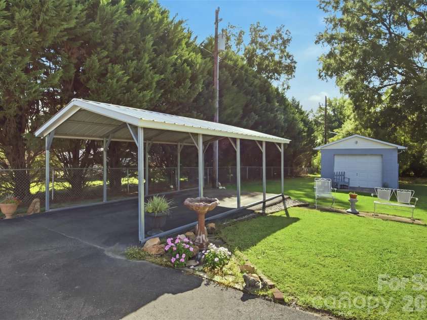 204 Memorial Drive, Clover, SC 29710.  MLS# CAR4416477, YatesRealty ID 45704. 