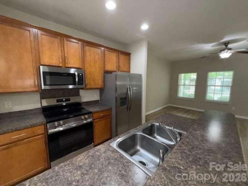 17447 Caldwell Track Drive, Cornelius, NC 28031.  MLS# CAR4416722, YatesRealty ID 45705. 