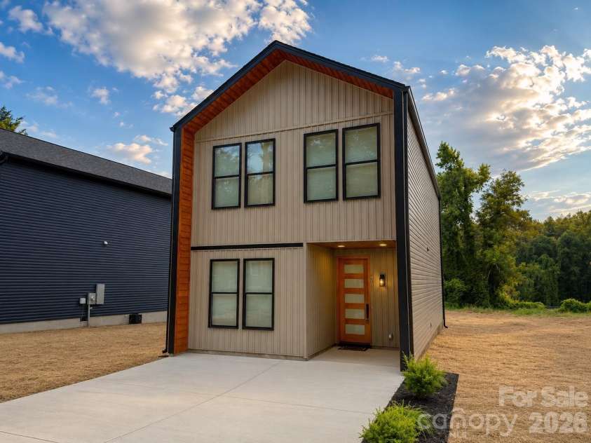 591 Central Drive, Concord, NC 28027.  MLS# CAR4415958, YatesRealty ID 45706. 