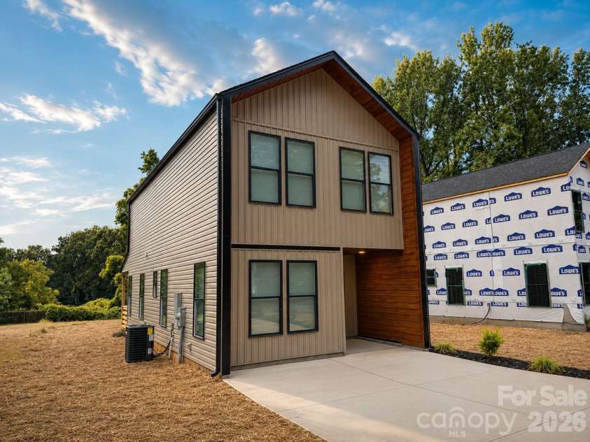 591 Central Drive, Concord, NC 28027.  MLS# CAR4415958, YatesRealty ID 45706. 