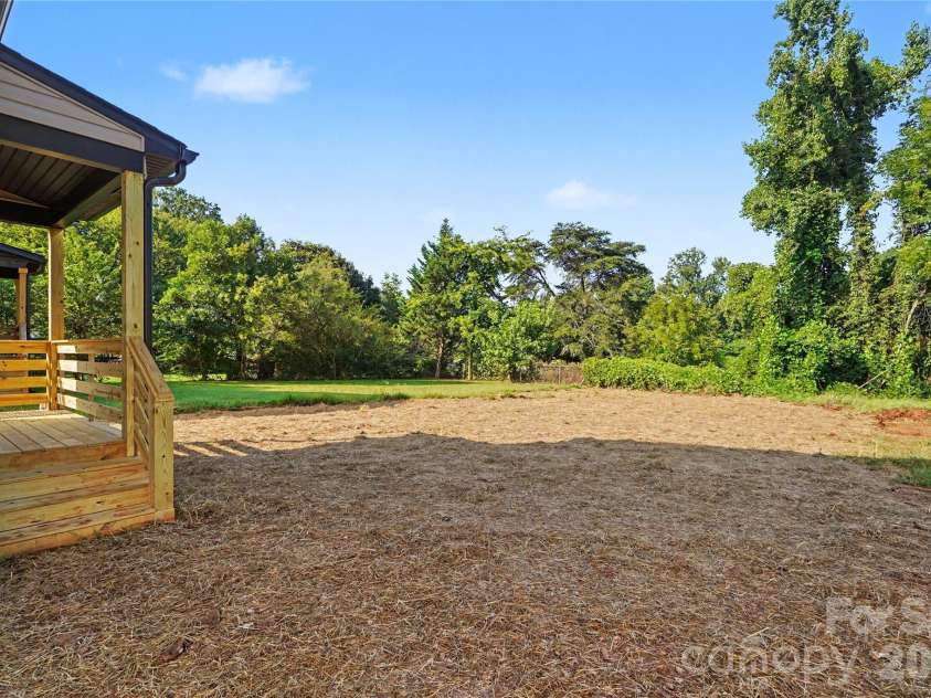 591 Central Drive, Concord, NC 28027.  MLS# CAR4415958, YatesRealty ID 45706. 