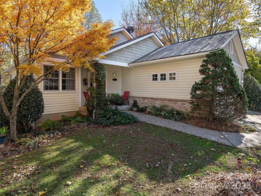 111 Wildwood Forest Lane, Mills River, NC 28759.  MLS# CAR4317593, YatesRealty ID 45707. Situated on a peaceful cul-de-sac