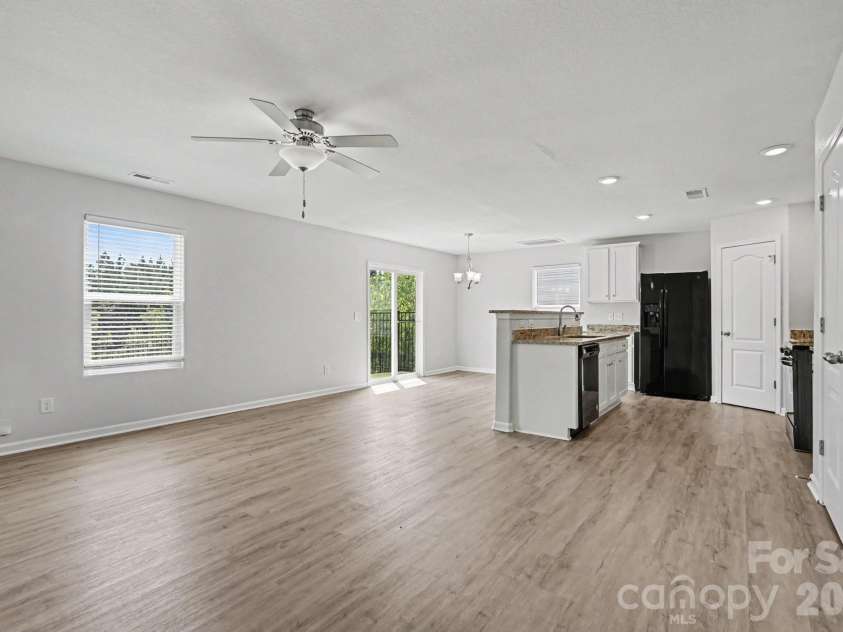 3915 Rosfield Drive, Charlotte, NC 28214.  MLS# CAR4409394, YatesRealty ID 45707. 