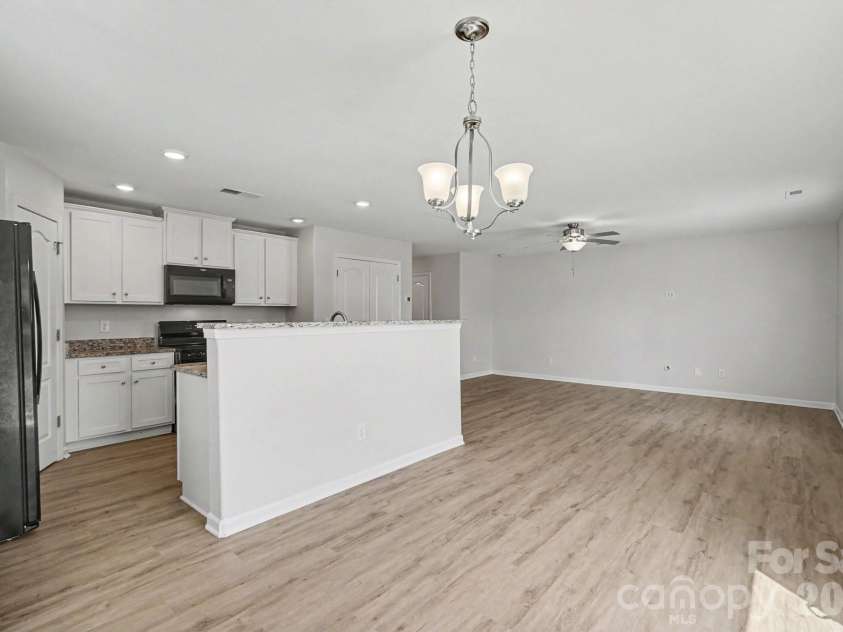 3915 Rosfield Drive, Charlotte, NC 28214.  MLS# CAR4409394, YatesRealty ID 45707. 