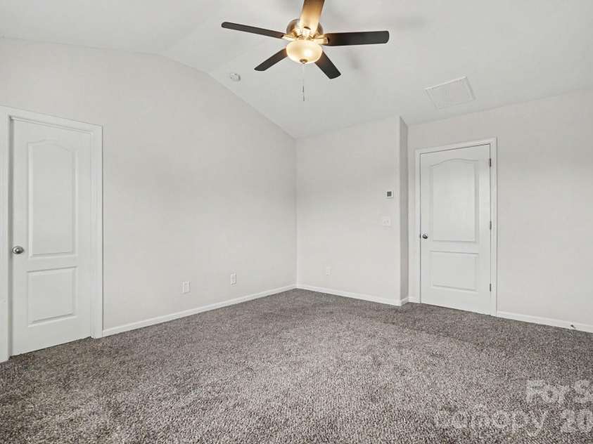 3915 Rosfield Drive, Charlotte, NC 28214.  MLS# CAR4409394, YatesRealty ID 45707. 