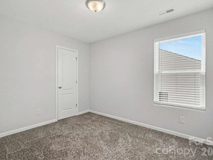 3915 Rosfield Drive, Charlotte, NC 28214.  MLS# CAR4409394, YatesRealty ID 45707. 