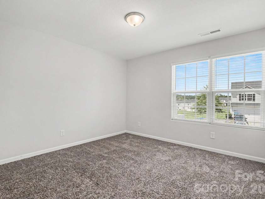 3915 Rosfield Drive, Charlotte, NC 28214.  MLS# CAR4409394, YatesRealty ID 45707. 
