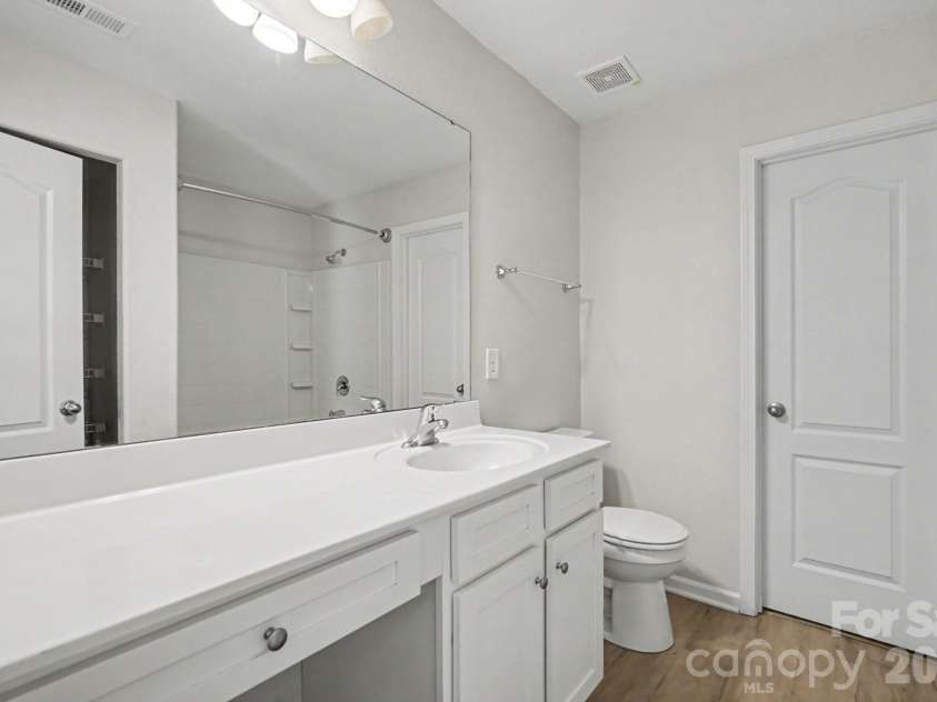 3915 Rosfield Drive, Charlotte, NC 28214.  MLS# CAR4409394, YatesRealty ID 45707. 