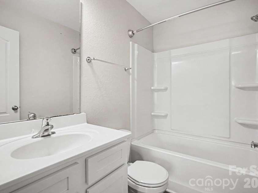 3915 Rosfield Drive, Charlotte, NC 28214.  MLS# CAR4409394, YatesRealty ID 45707. 