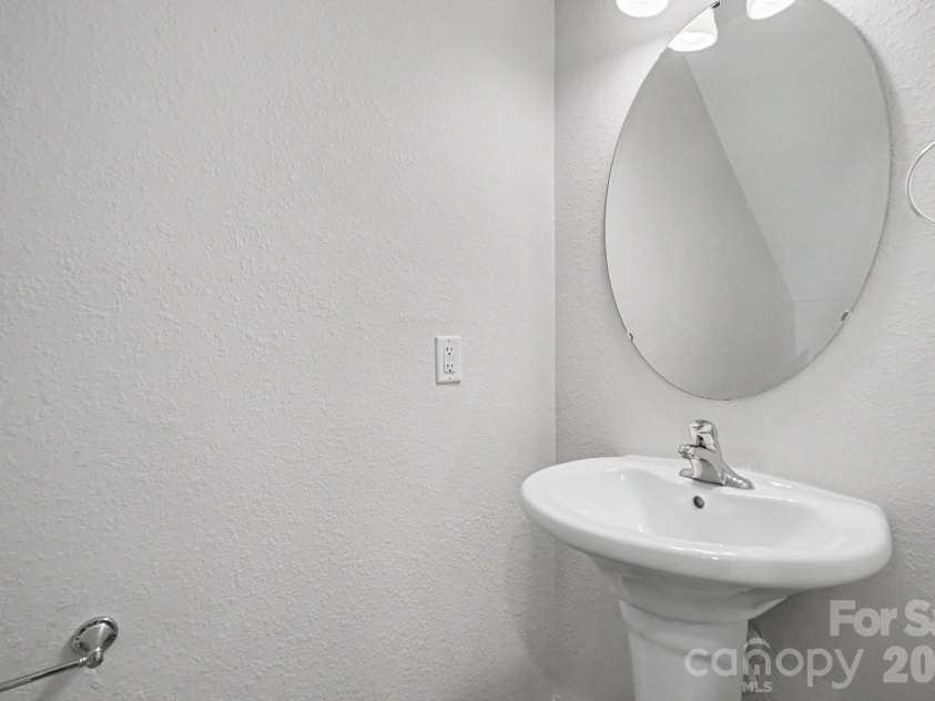 3915 Rosfield Drive, Charlotte, NC 28214.  MLS# CAR4409394, YatesRealty ID 45707. 