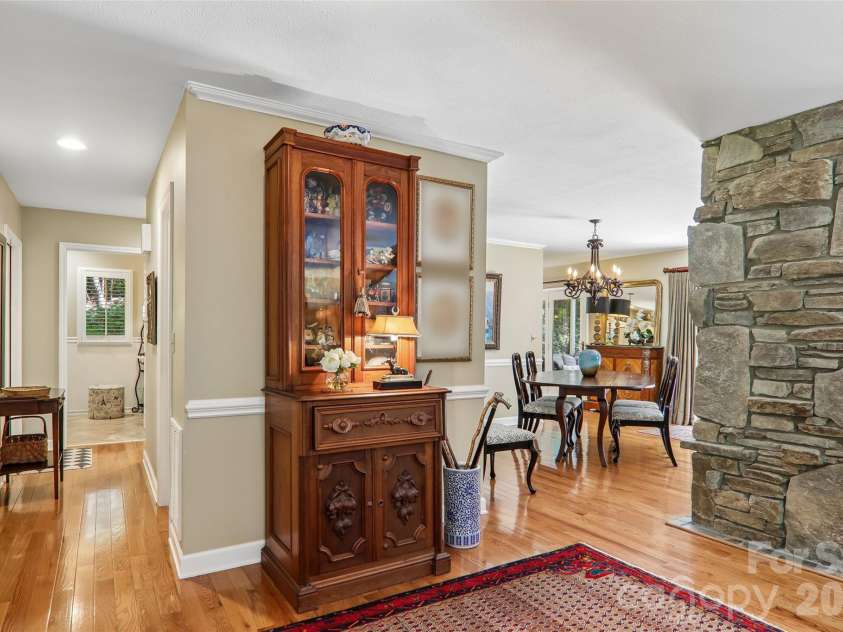 133 Larchmont Drive, Hendersonville, NC 28791.  MLS# CAR4415855, YatesRealty ID 45708. 