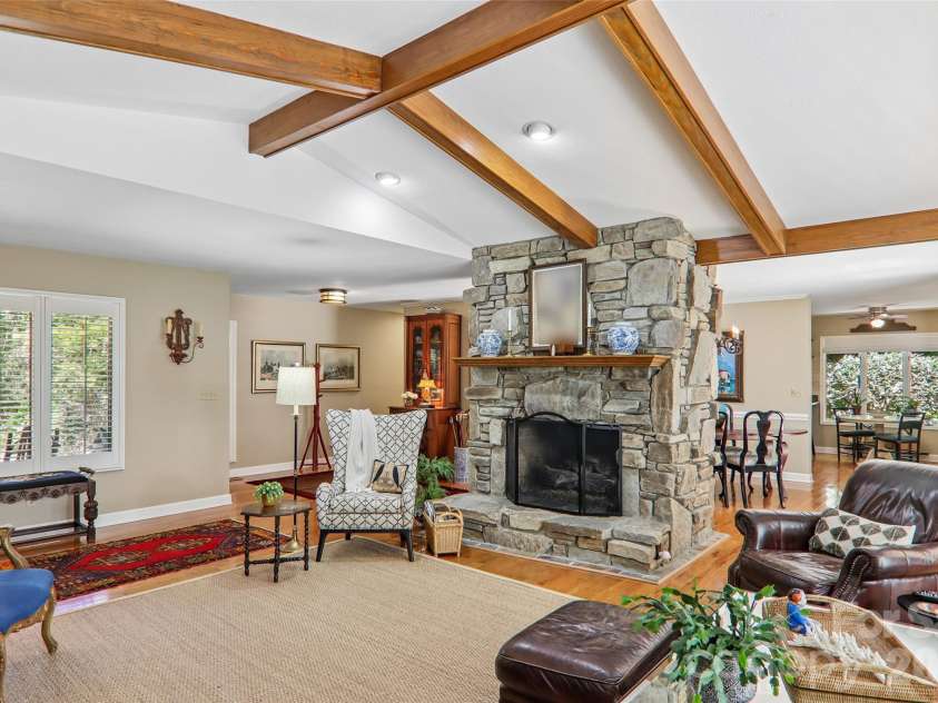 133 Larchmont Drive, Hendersonville, NC 28791.  MLS# CAR4415855, YatesRealty ID 45708. 