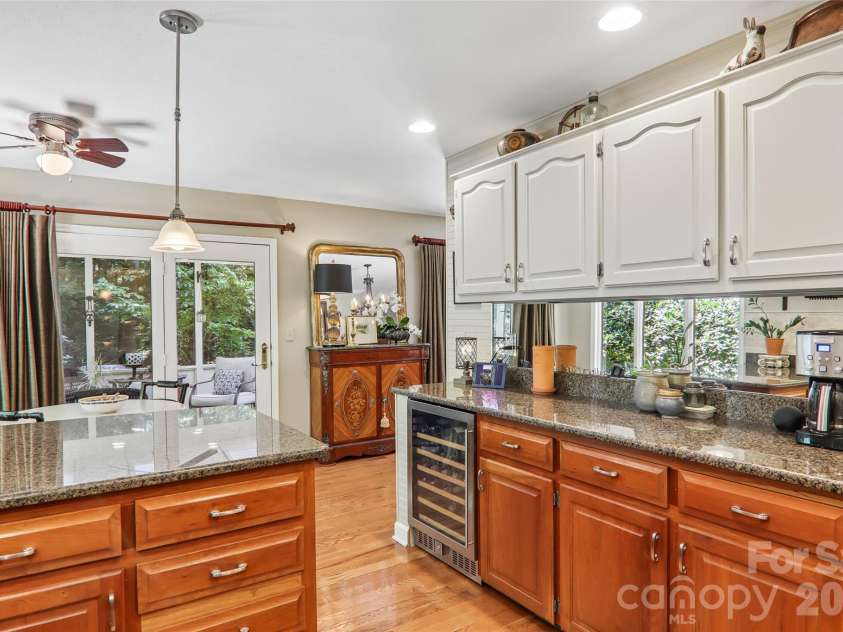 133 Larchmont Drive, Hendersonville, NC 28791.  MLS# CAR4415855, YatesRealty ID 45708. 