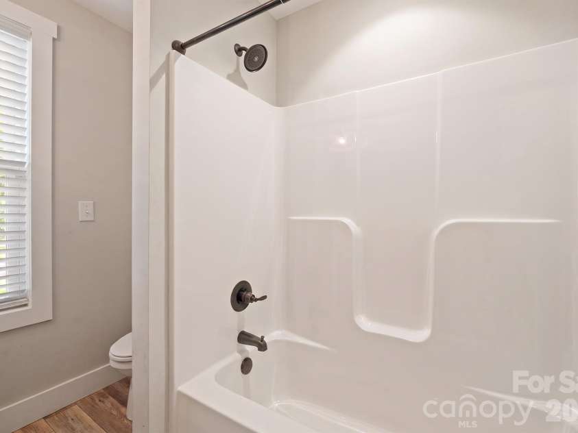 607 17th Street, Newton, NC 28658.  MLS# CAR4416815, YatesRealty ID 45709. 