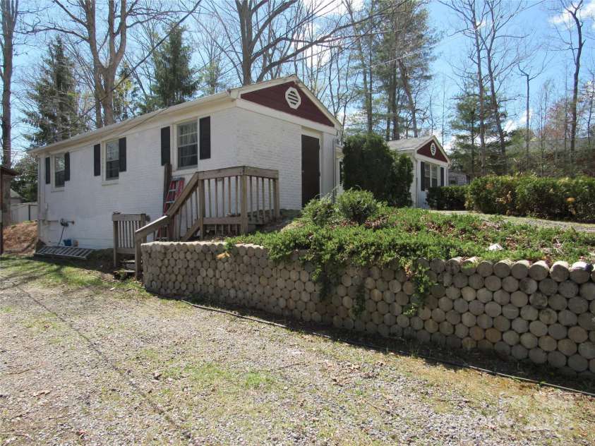 107 9th Street, Black Mountain, NC 28711.  MLS# CAR4243929, YatesRealty ID 4571. 