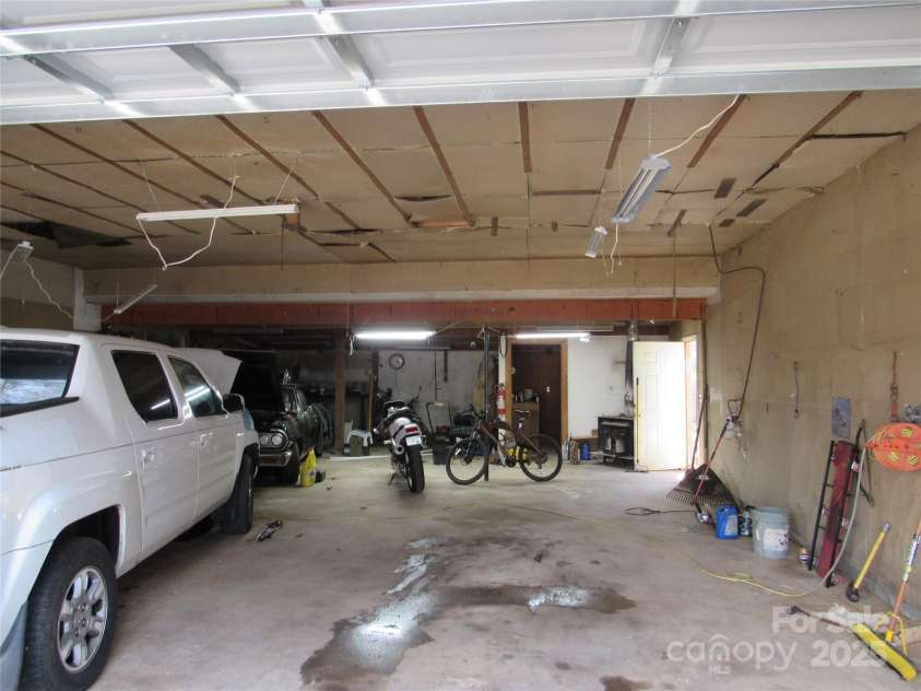 107 9th Street, Black Mountain, NC 28711.  MLS# CAR4243929, YatesRealty ID 4571. 