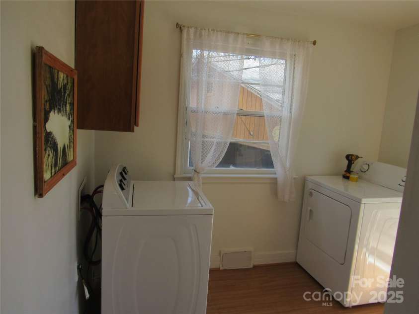 107 9th Street, Black Mountain, NC 28711.  MLS# CAR4243929, YatesRealty ID 4571. 